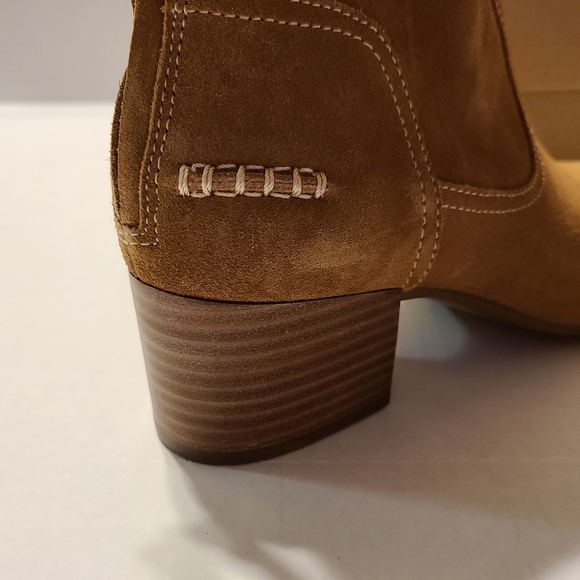 Ugg Bandara Suede Block-Heel Ankle Boot - Picture 2 of 7
